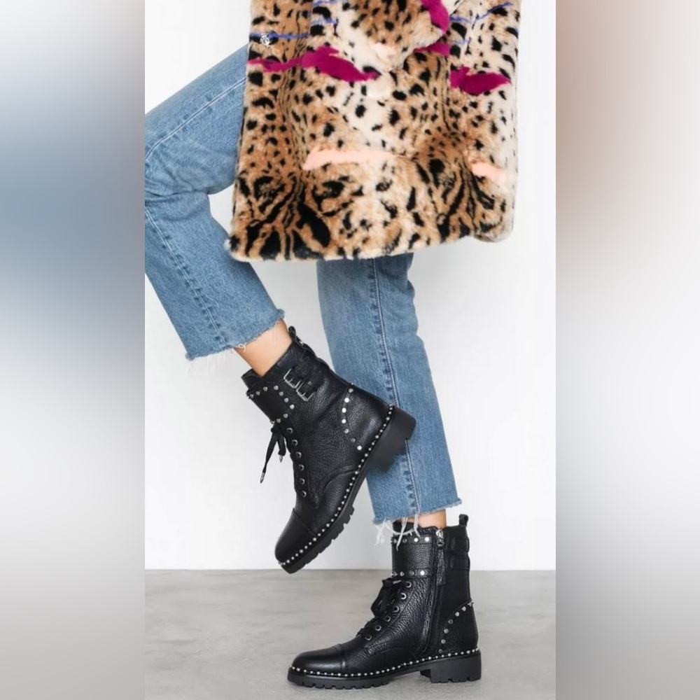 NIB Sam Edelman Jennifer Studded Combat Moto Leather Black Boots